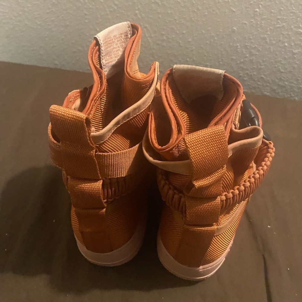 SF Air Force 1 High Dusty Peach men size 9 same women size 10.5 missing 1 strap - Picture 2 of 7